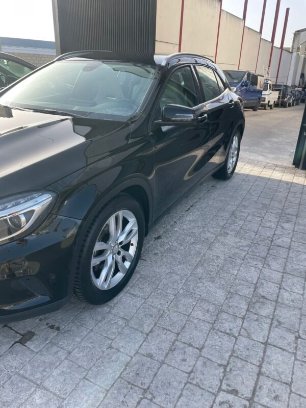 MERCEDES-BENZ GLA 200 CDI