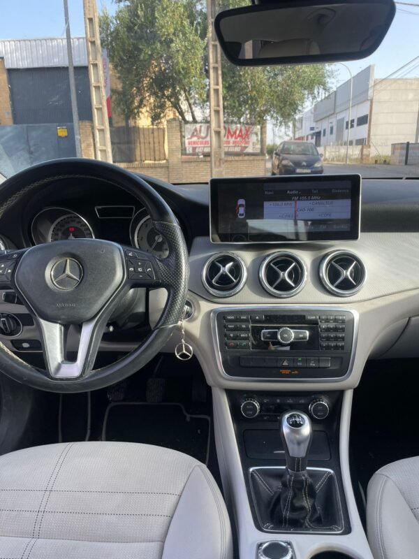 MERCEDES-BENZ GLA 200 CDI