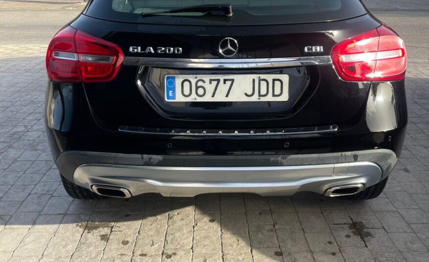 MERCEDES-BENZ GLA 200 CDI