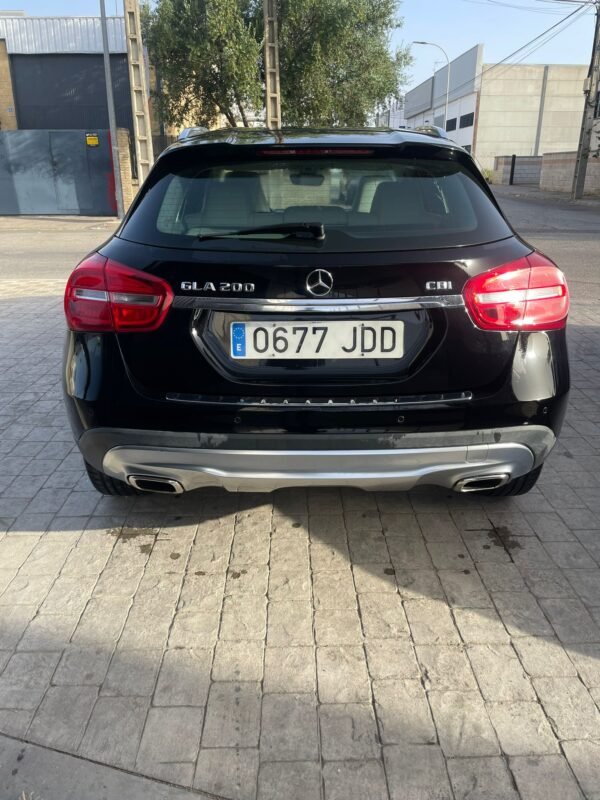 MERCEDES-BENZ GLA 200 CDI