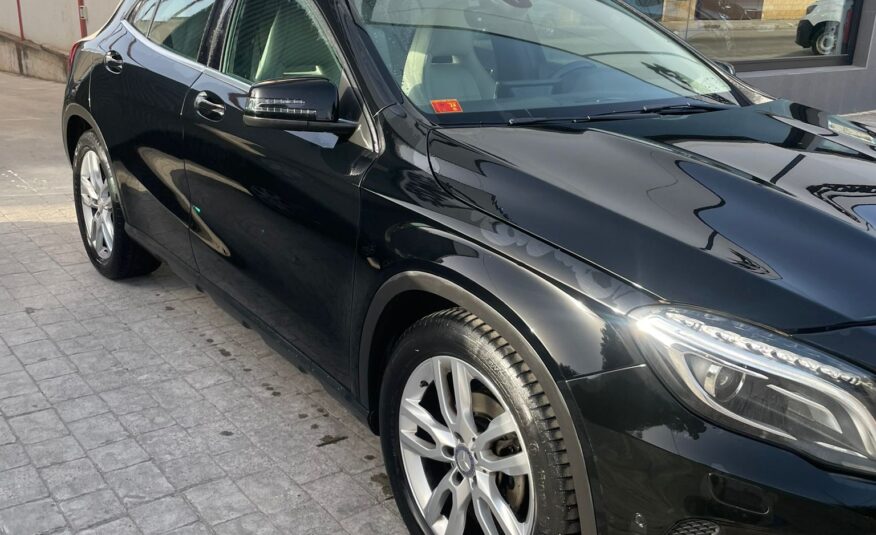 MERCEDES-BENZ GLA 200 CDI