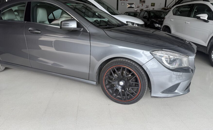 MERCEDES-BENZ CLASE CLA 200 CDI