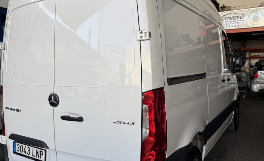 MERCEDES-BENZ SPRINTER 211 CDI