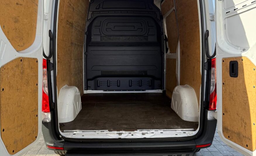 MERCEDES-BENZ SPRINTER 211 CDI