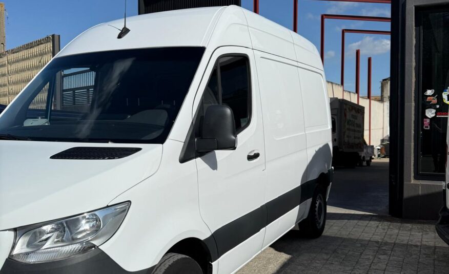 MERCEDES-BENZ SPRINTER 211 CDI
