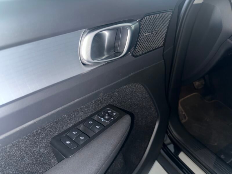 VOLVO XC-40 1.5 T-4 HIBRIDO ENCHUF