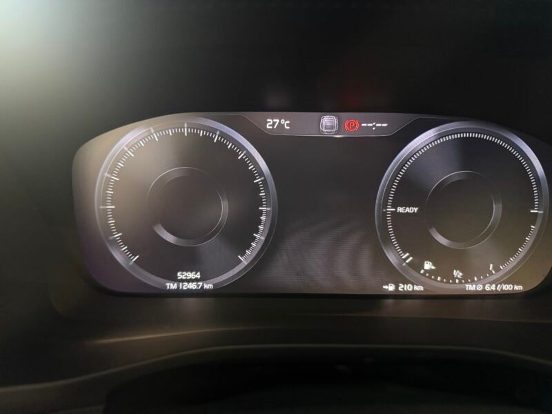 VOLVO XC-40 1.5 T-4 HIBRIDO ENCHUF