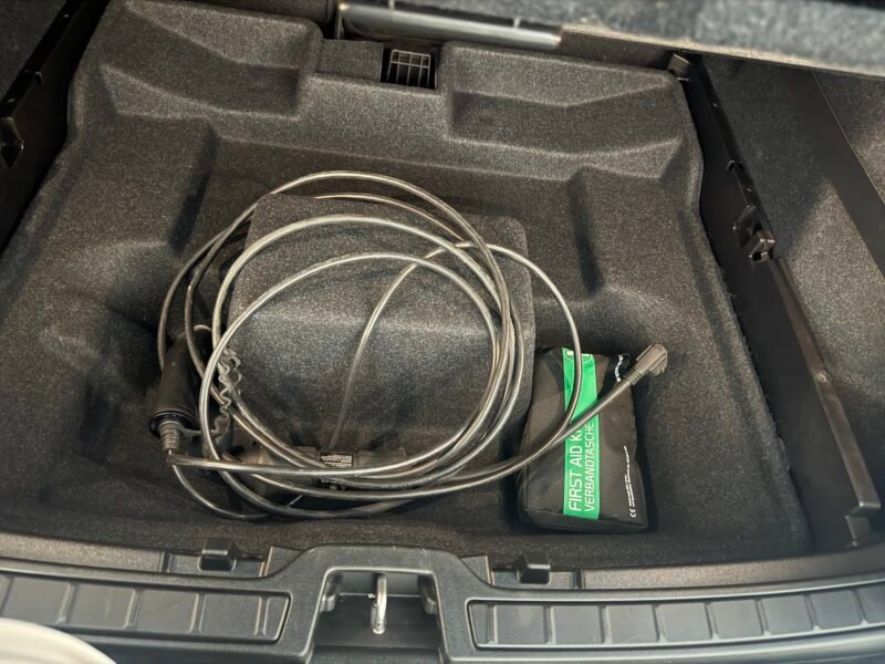 VOLVO XC-40 1.5 T-4 HIBRIDO ENCHUF