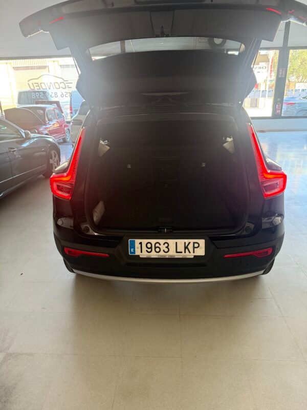 VOLVO XC-40 1.5 T-4 HIBRIDO ENCHUF