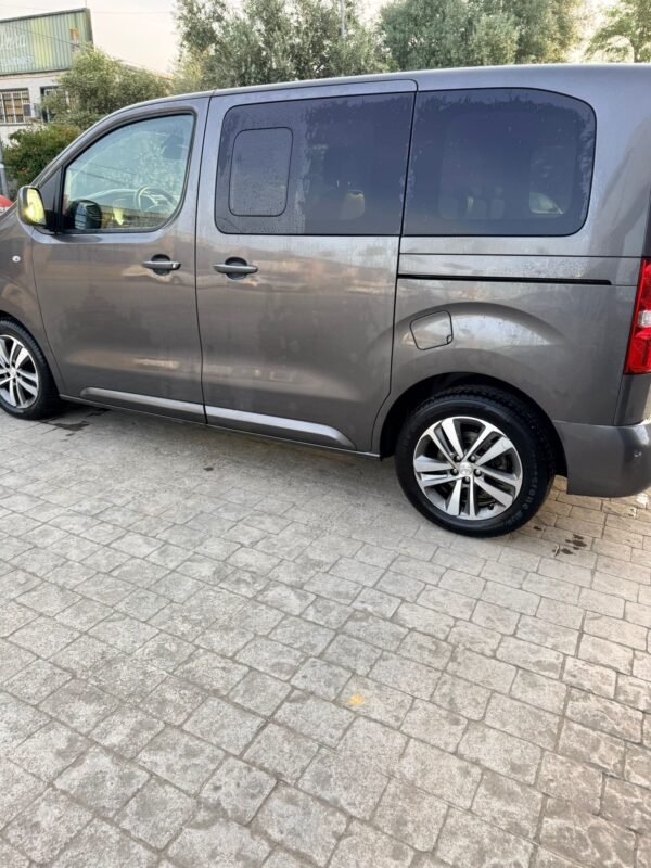 PEUGEOT TRAVELLER ACTIVE 2.0 BLUEHDI